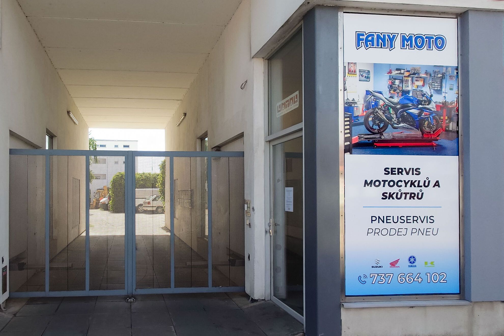 FanyMoto_Vchod